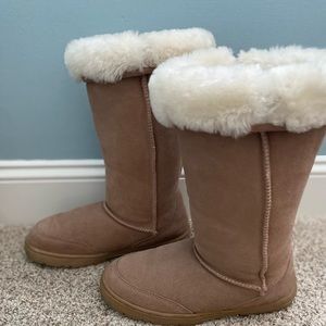 Women’s Bearpaw Boots